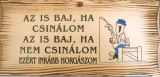 Drevená tabuľka s nápisom