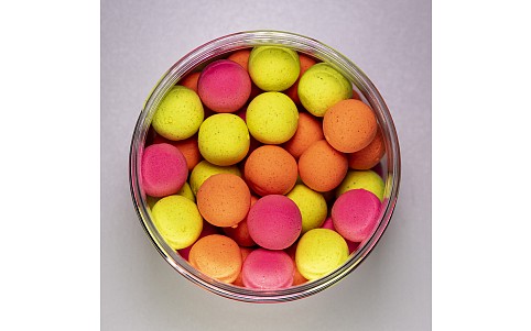 Boilies MIVARDI Rapid Pop Up Reflex Anglická jahoda 18 mm