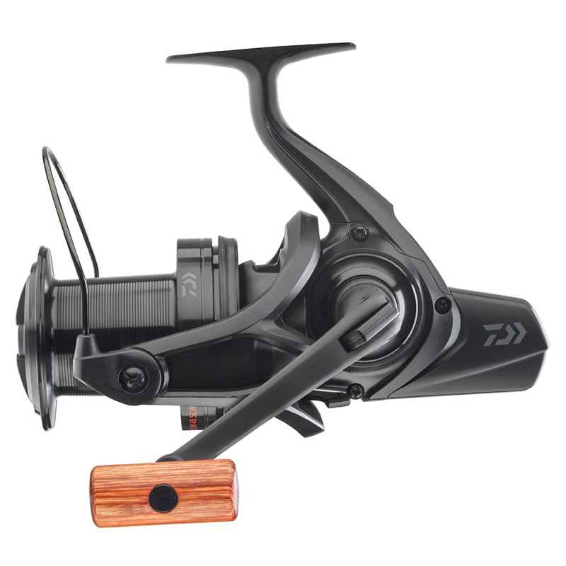 Naviják DAIWA Emblem 45 SCW QD SD